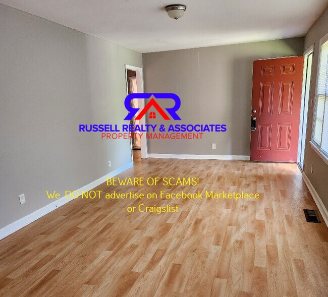 Building Photo - SECTION 8 WELCOME- 4 BEDROOMS!