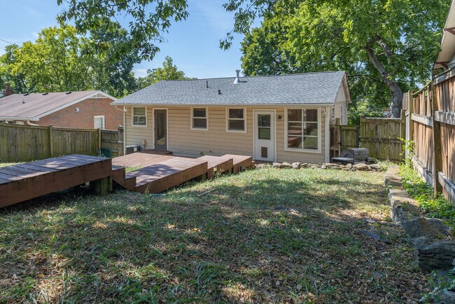 Building Photo - 2104 15th Ave S