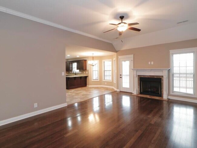 Building Photo - 1678 Horseshoe Cave Dr