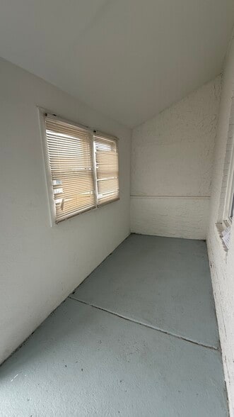 Building Photo - 1218 Drexel Ave