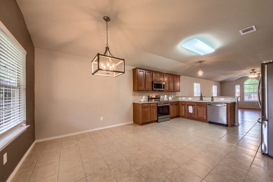 Building Photo - 25614 Texas Ash