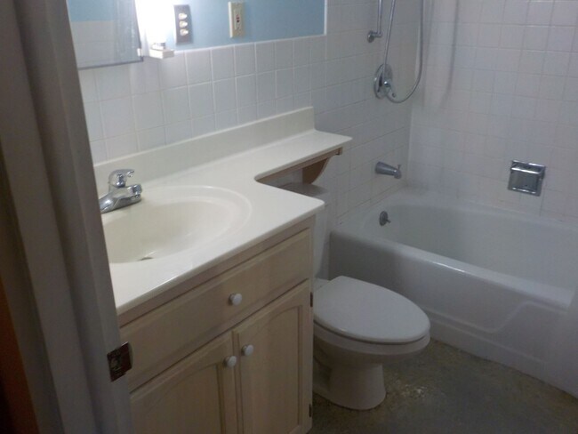 Bath - 101 S Bunker Hill Dr