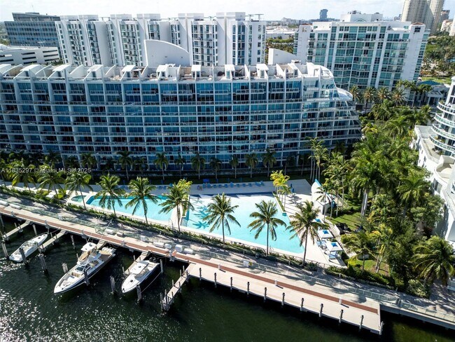 Building Photo - 2950 NE 188th St