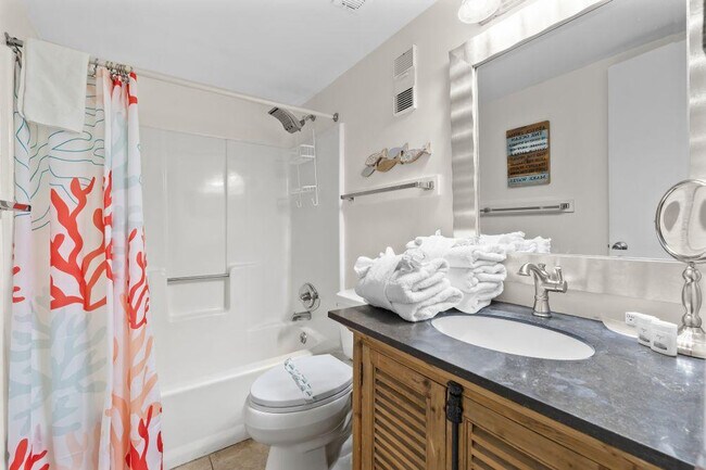 Building Photo - 111 W Beach Blvd