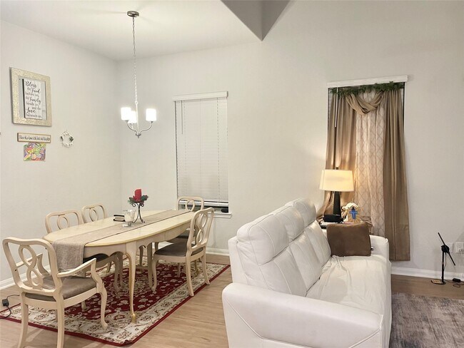 Building Photo - 1055 Bluebonnet Trl