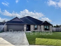 Building Photo - 13927 S Ironwood Pl