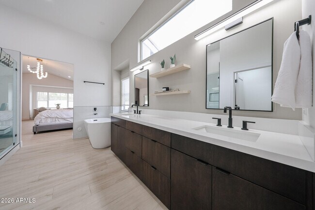 Building Photo - 8156 E Questa Rd