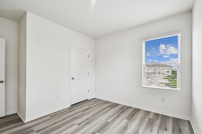 Building Photo - 7853 Oak Reflection Lp
