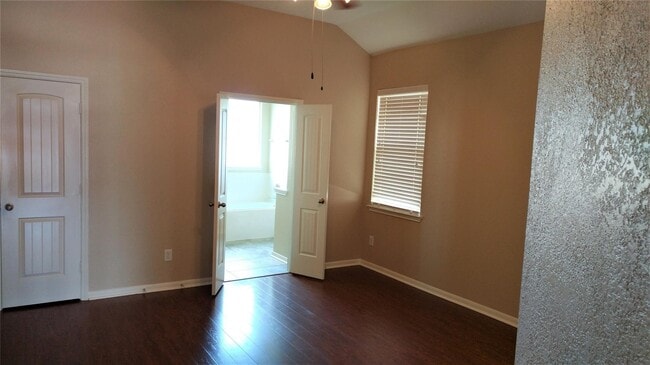 Building Photo - 18223 Red Oak Manor Ln