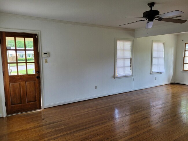 Building Photo - 4892 Carnes Ave