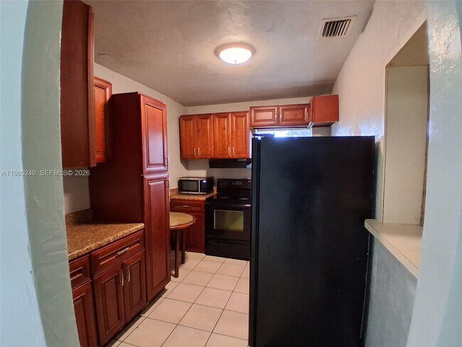 Building Photo - 880 NW 129th St