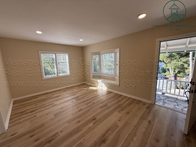 Building Photo - Newly Remodeled One Bedroom Carmel-by-the-...