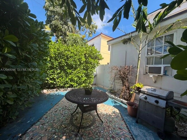 Building Photo - 655 85th St