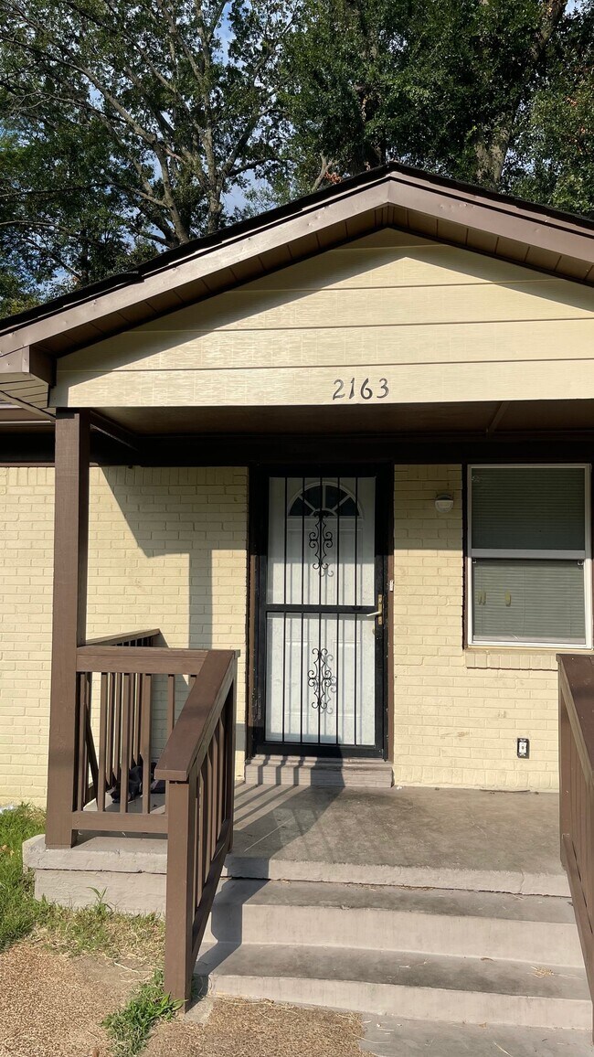 Building Photo - 2163 Kansas St