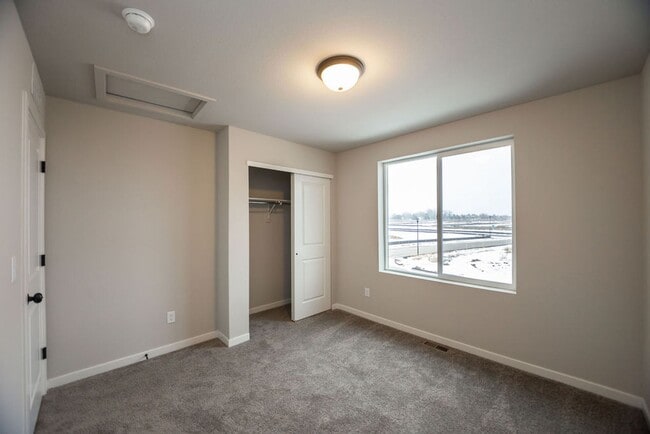 Building Photo - Beautiful Home in Mosaic Neighborhood