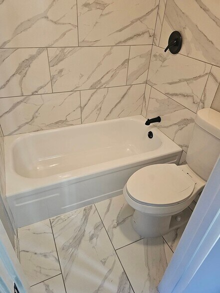 Building Photo - 13901 Brookgreen Dr