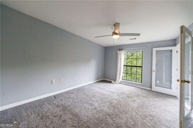 Building Photo - 27306 Plantation Dr NE