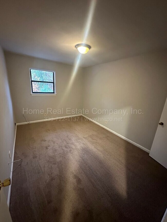 Building Photo - 151 Westdale Ave NW