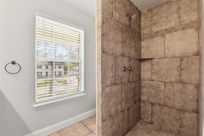 Building Photo - 1406 Grand Valley Dr