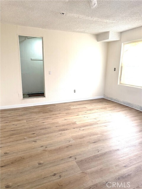 Building Photo - 663 Eston Pl