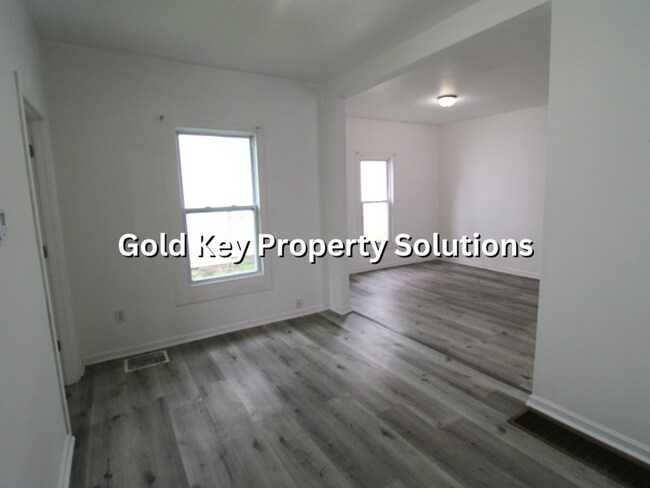 Building Photo - Fully Updated 3 BR 1 BA House with a Great Front Porch (SECTION 8 APPROVED)