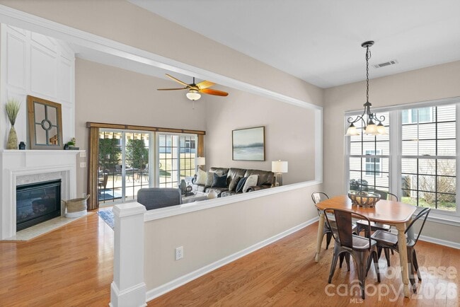 Building Photo - 2076 Belair Dr