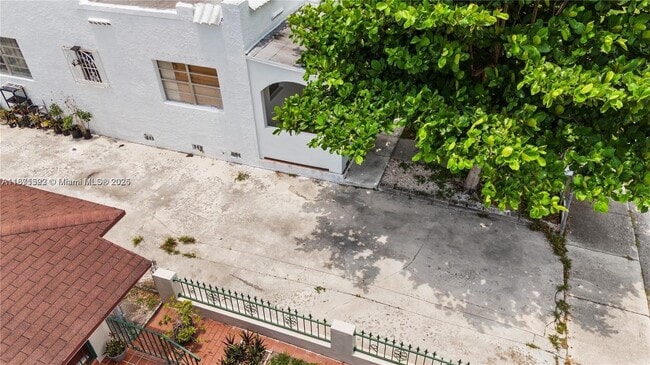 Building Photo - 2262 NW 5th St