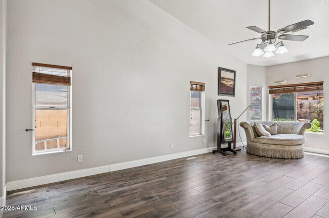 Building Photo - 758 S Lagoon Dr