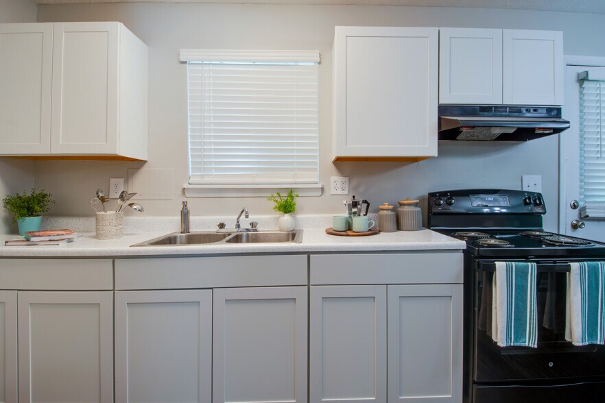 The Stratton 333 Whispering Brook Dr Louisville KY 40229 Apartment