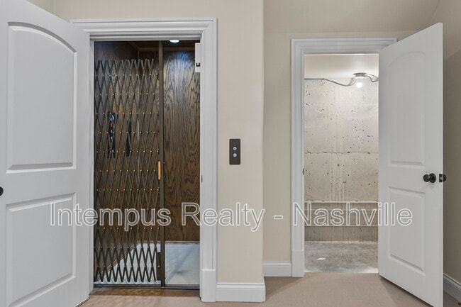 Building Photo - 7 Crooked Stick Ln