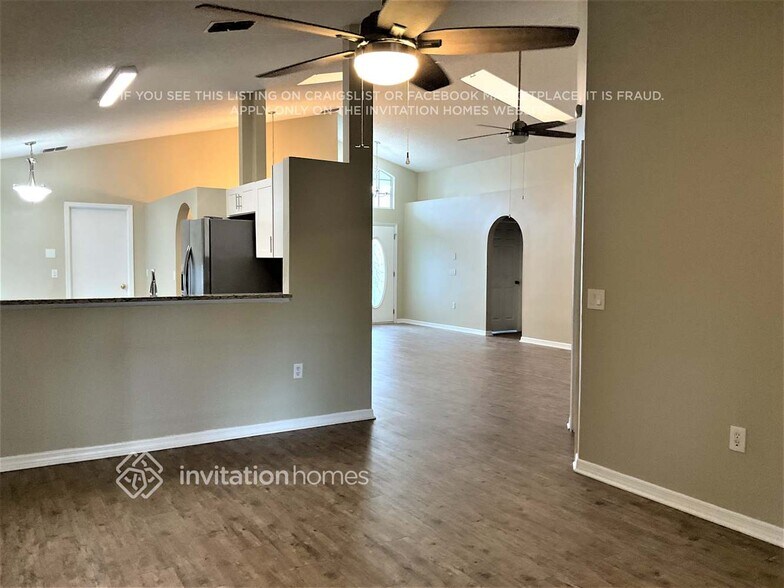 Building Photo - 6711 Fawn Ridge Dr
