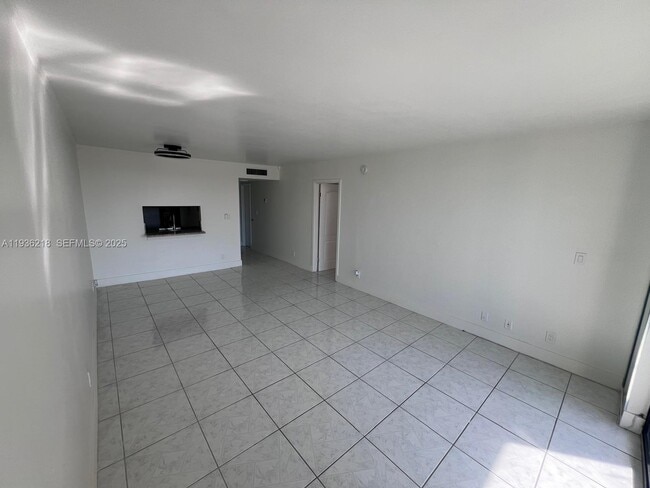 Building Photo - 2935 NE 163rd St