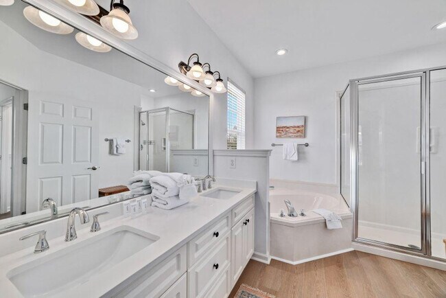 Building Photo - 9343 Marigot Promenade