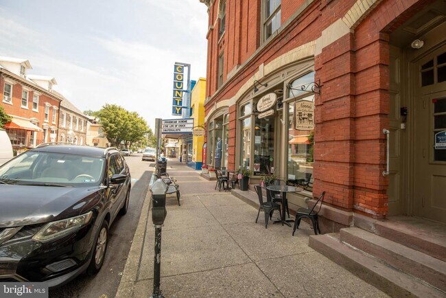 Building Photo - 30 W State St