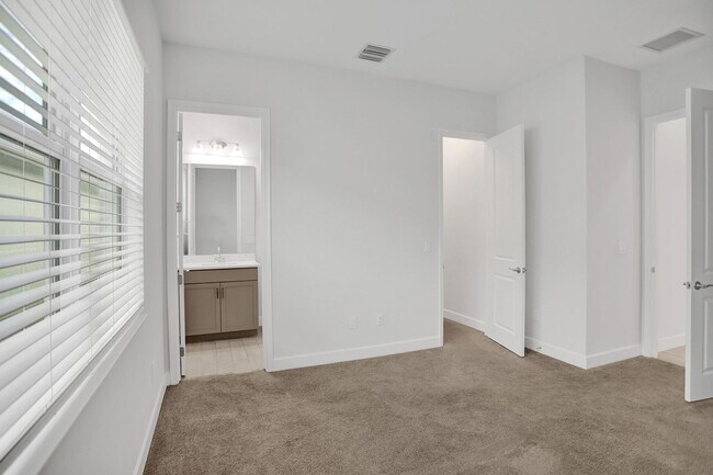 Building Photo - New House for Rent