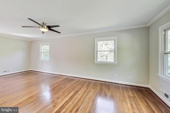 Building Photo - 4112 Spruell Dr