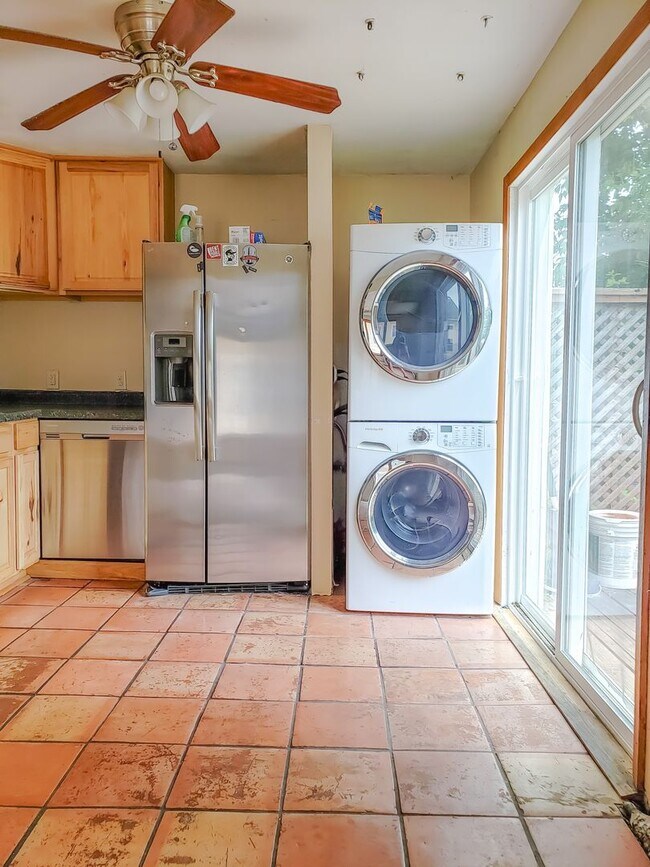 Building Photo - 2721 Fremont Ave S