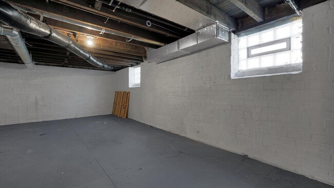 Basement (Separate from other unit) - 432 Stoddart Ave