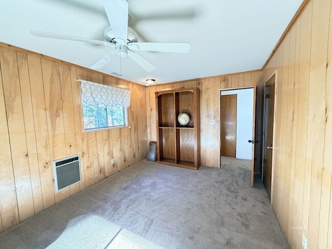 Building Photo - 54159 S Circle Dr