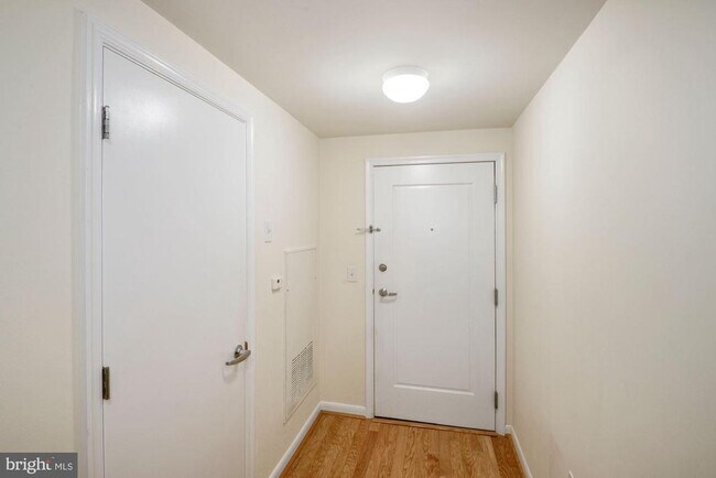 Building Photo - 355 I St SW