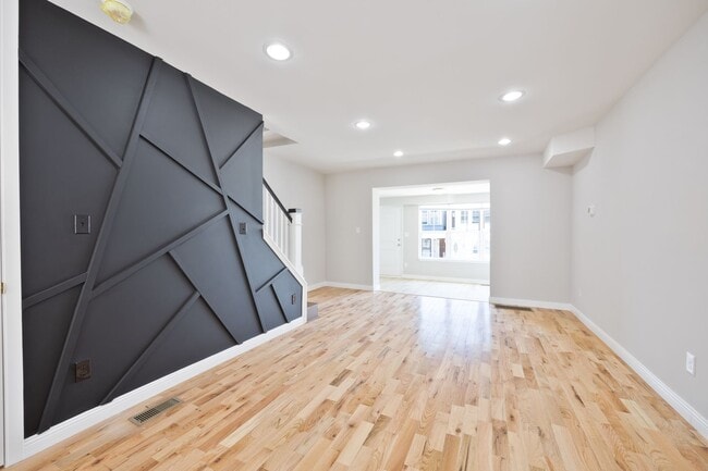Building Photo - ???Completely Renovated 3 Bedroom 1.5 Bath...