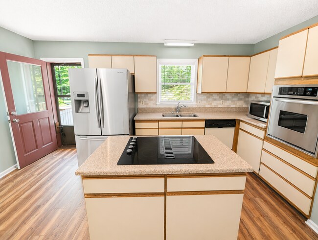 Building Photo - Marion Long Term Rental!