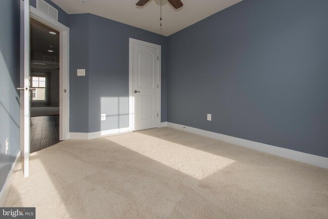 Building Photo - 408 Hendrix Ave