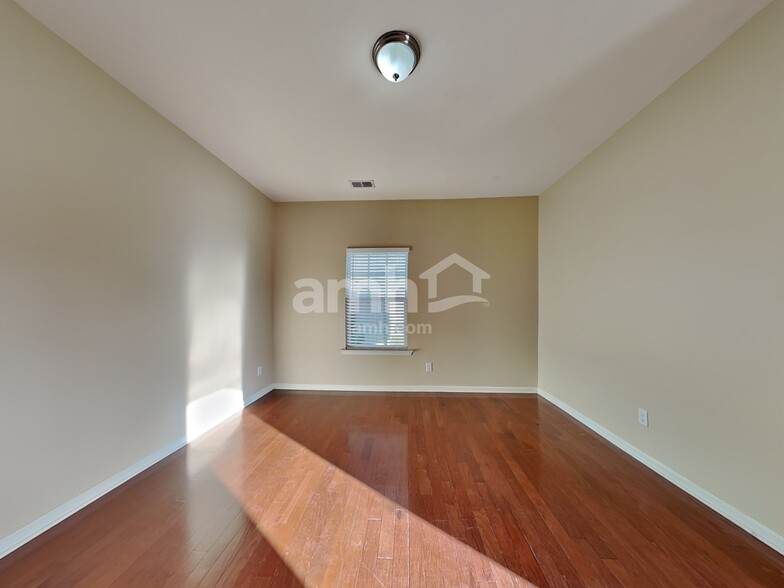 Building Photo - 298 Scarlett Ln