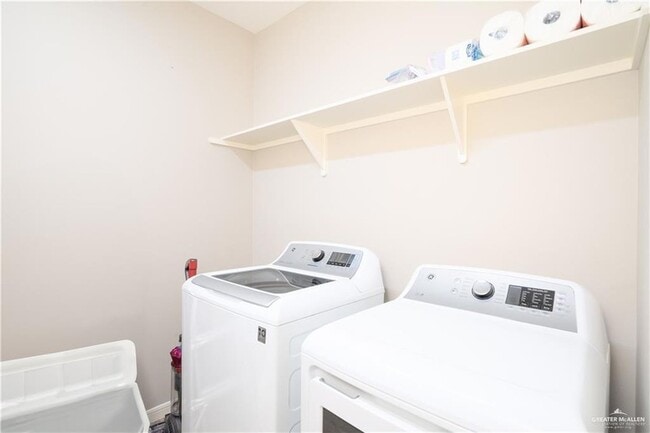 Building Photo - 4600 Choke Canyon Dr