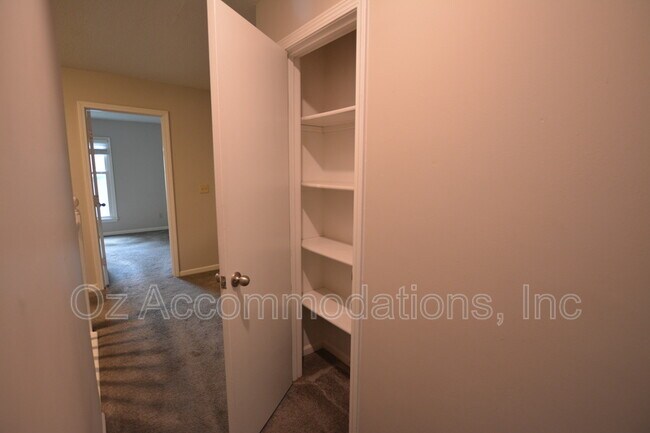 Building Photo - 1213 E Butterfield Pl