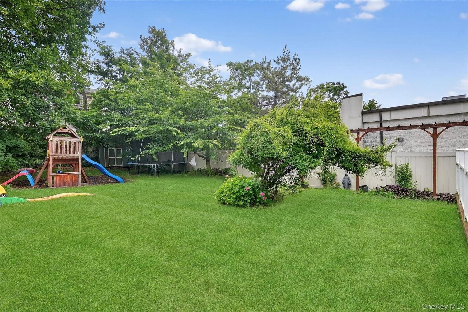 Building Photo - 260 High Ave