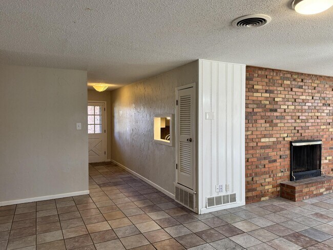 Building Photo - 5422 33rd St