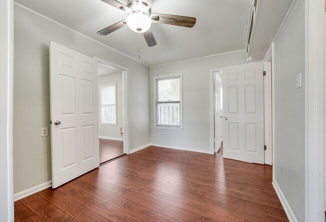Building Photo - Highland Park Gem- 3/1 with Large Yard