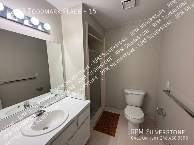 Building Photo - Beautiful and Updated 2 Bed 2 Bath Condo, ...